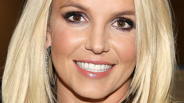 Britney Spears yeux marrons