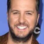 La vraie raison pour laquelle Luke Bryan a emmené sa nièce dans l’allée à son mariage