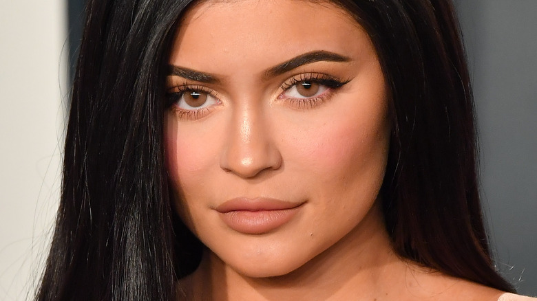 L’annonce officielle de la grossesse de Kylie Jenner a des fans qui la perdent