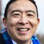 Pourquoi Andrew Yang ne s’identifie-t-il plus comme démocrate ?