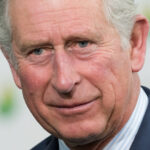 Que doit surmonter le prince Charles avant de devenir roi ?