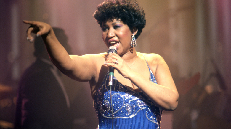 Aretha Franklin chante