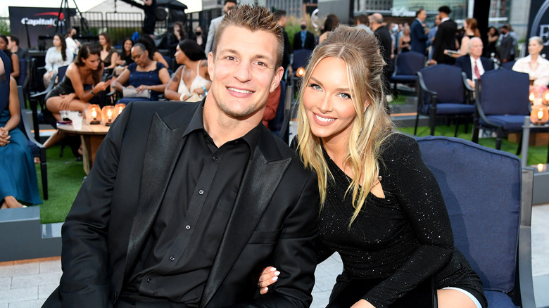 Rob Gronkowski et Camille Kostek souriant