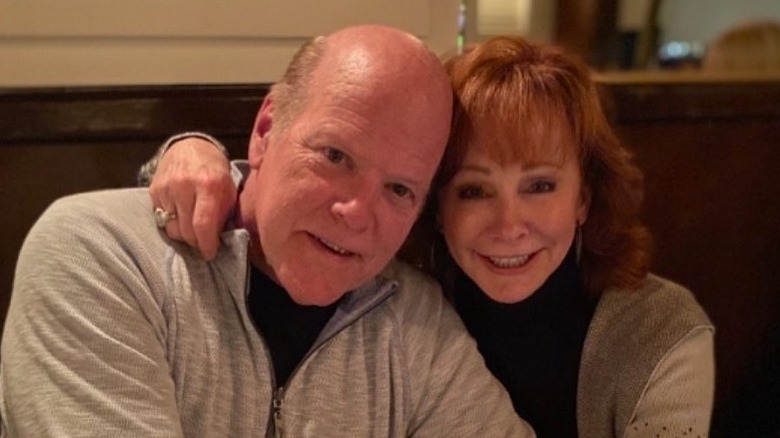 Rex Linn Reba McEntire dîner 