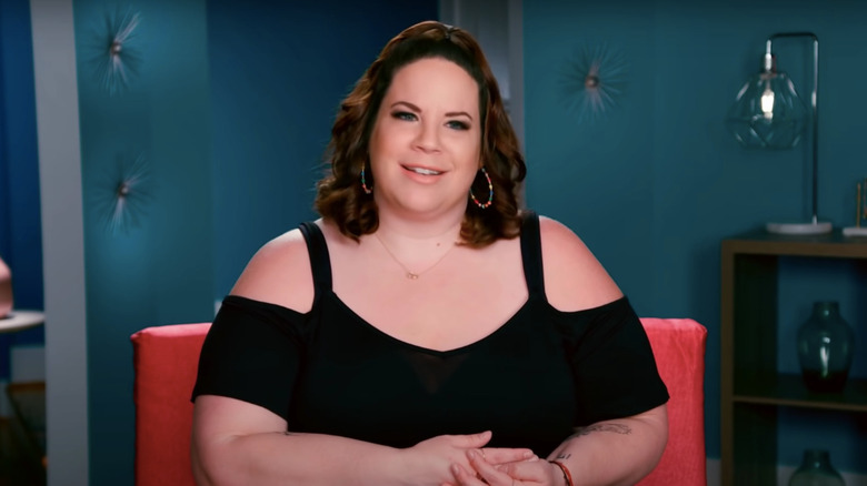 Whitney Way Thore souriant lors d'une interview à la caméra