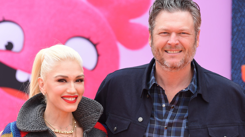 Gwen Stefani et Blake Shelton posent