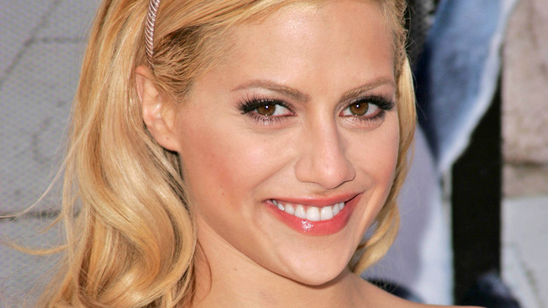 Brittany Murphy souriante