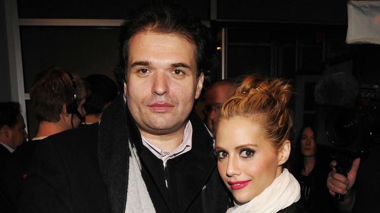 Simon Monjack et Brittany Murphy posant