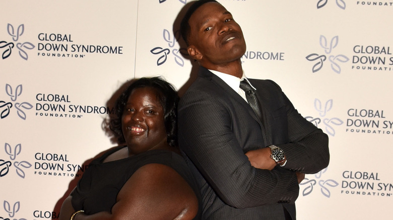 Deondra Dixon et Jamie Foxx posent