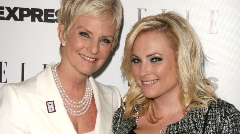 Cindy et Meghan McCain en 2010