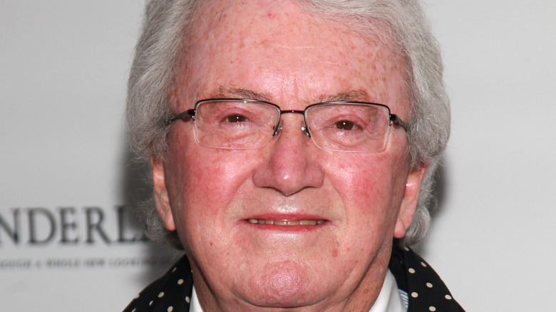 Leslie Bricusse souriante