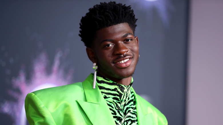 Lil Nas X souriant