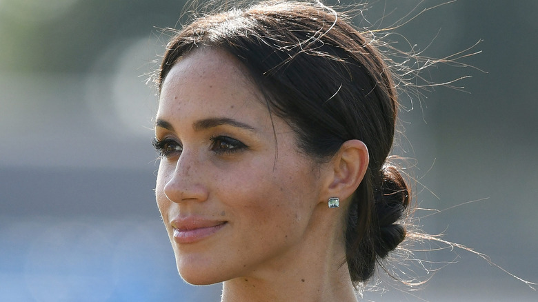 Les cheveux en désordre de Meghan Markle