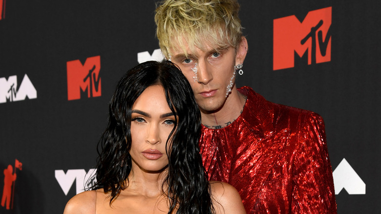 Megan Fox et Machine Gun Kelly posent