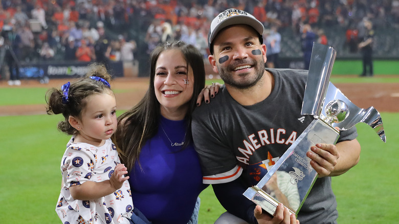 José et Nina Altuve avec leur fille