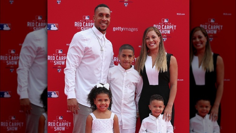 Michael Brantley et Melissa Brantley avec leurs enfants