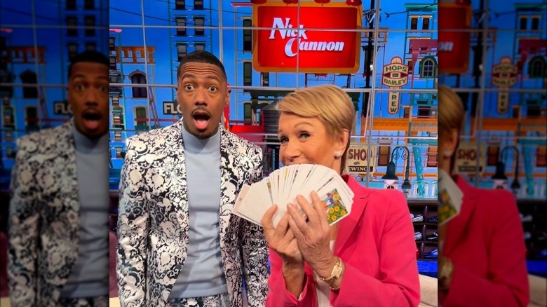 Nick Cannon et Barbara Corcoran posant