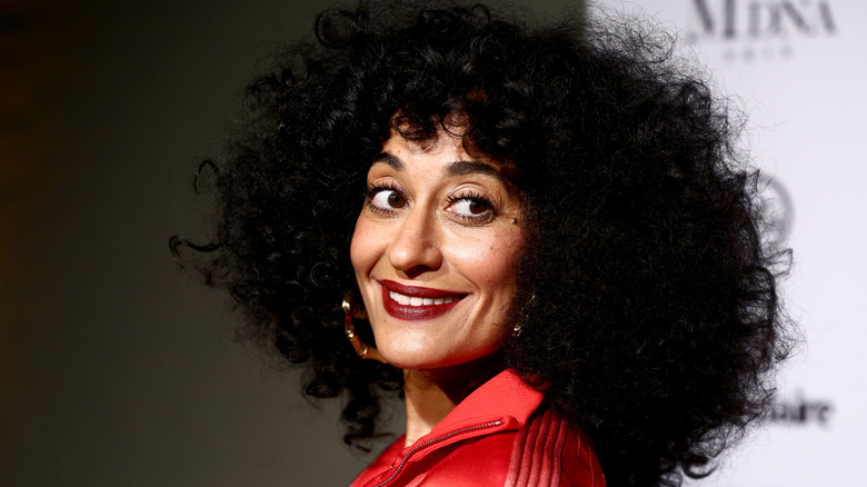 Tracee Ellis Ross portant un bof