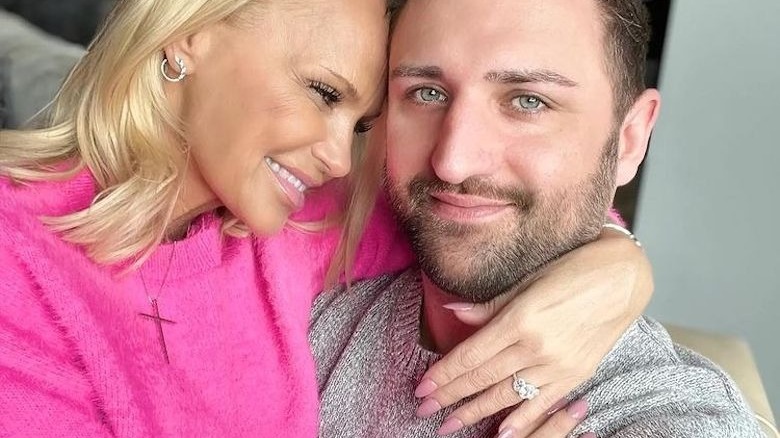 Kristin Chenoweth, Josh Bryant et la bague de fiançailles