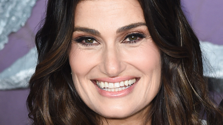 Ce qu’Idina Menzel a fait pour gagner sa vie avant d’être célèbre