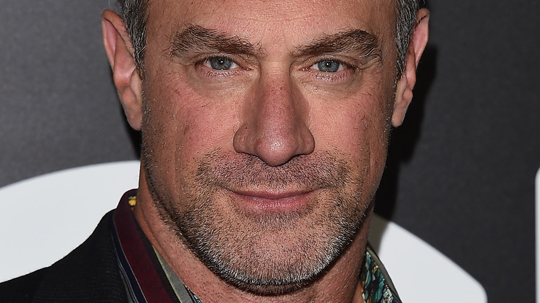 Chris Meloni vient apparemment de tirer brutalement sur Mark Zuckerberg