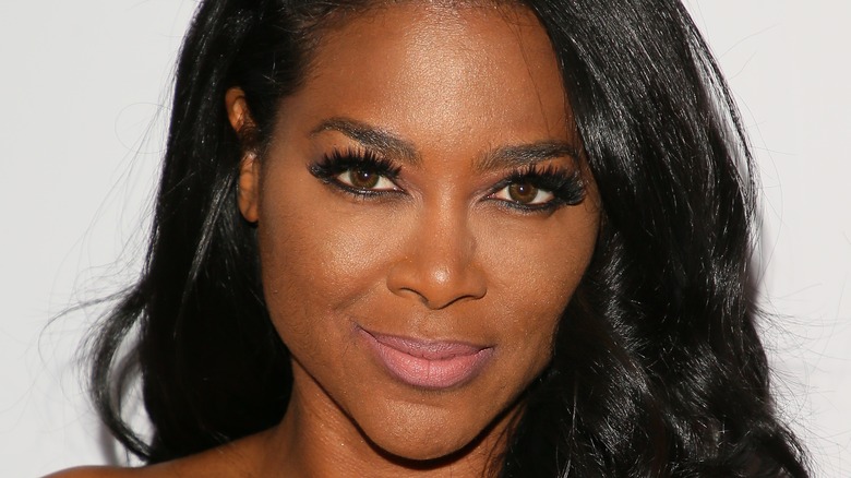 Kenya Moore est-elle prête à sortir avec elle après son divorce ?