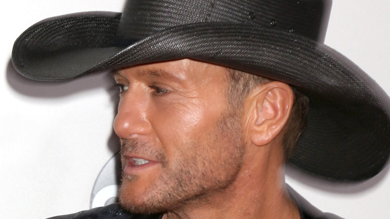 La vraie raison pour laquelle Tim McGraw porte toujours des chapeaux