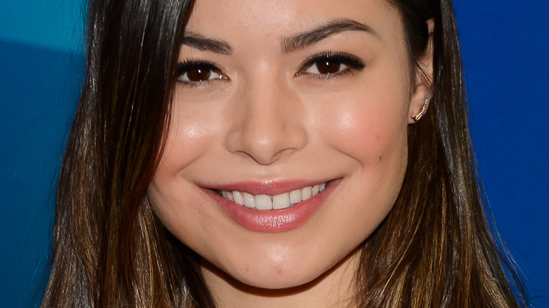 Miranda Cosgrove révèle un mystérieux problème médical lié à son accident de bus