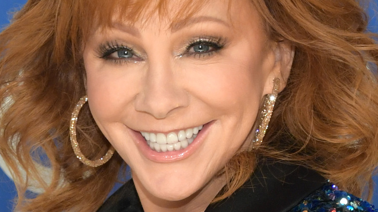 Que pense Reba McEntire du divorce de Kelly Clarkson ?