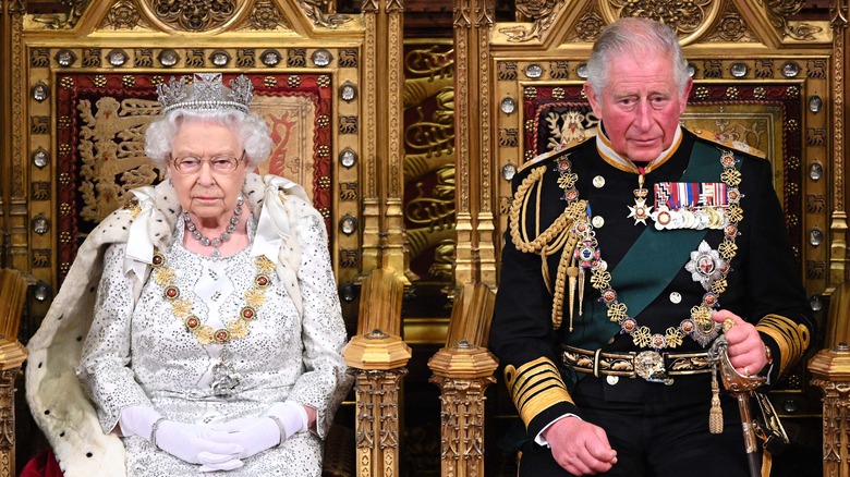 La reine Elizabeth et le prince Charles