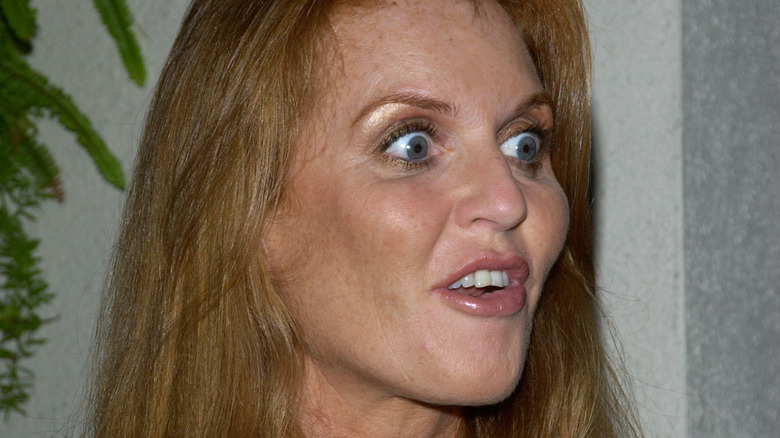 Sarah Ferguson avec une expression idiote