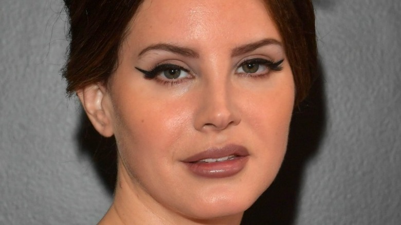 Eye-liner ailé Lana Del Rey