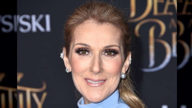 Céline Dion en robe bleue