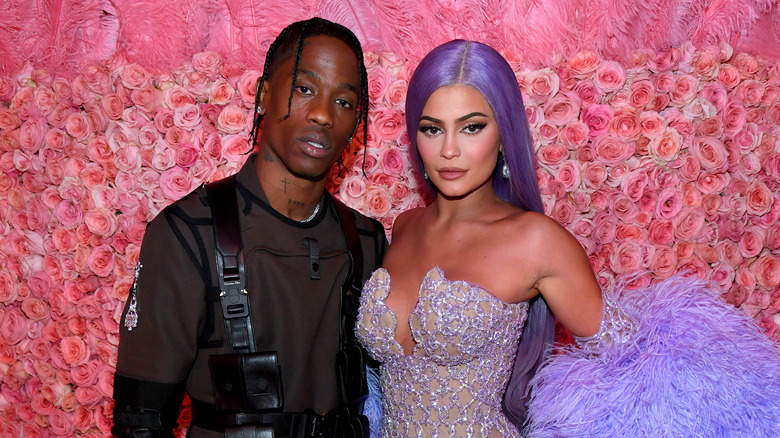 Kylie Jenner et Travis Scott posent