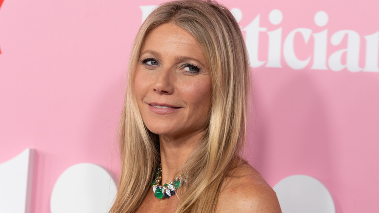 Gwyneth Paltrow portant un collier