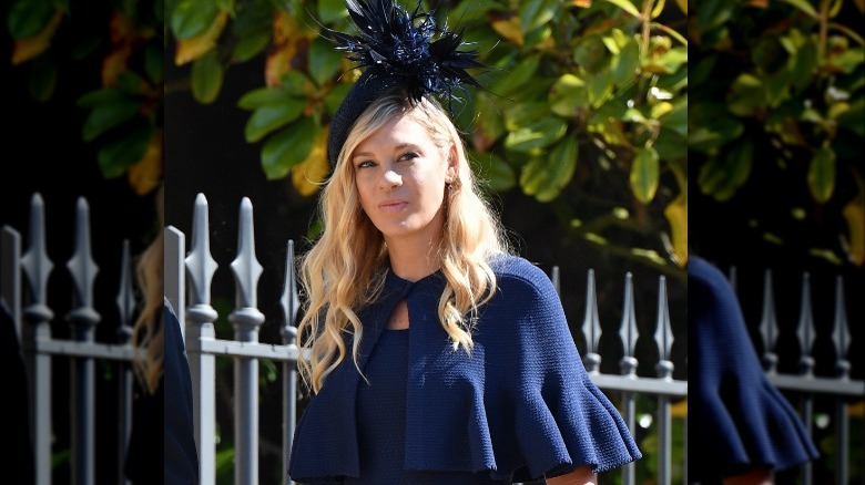 Chelsy Davy portant un chapeau