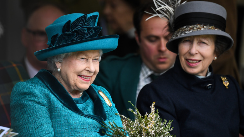 La reine Elizabeth II et la princesse Anne au Braemar Highland Gathering en Écosse 2018