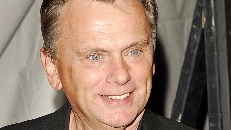 Pat Sajak sourit lors d'un événement