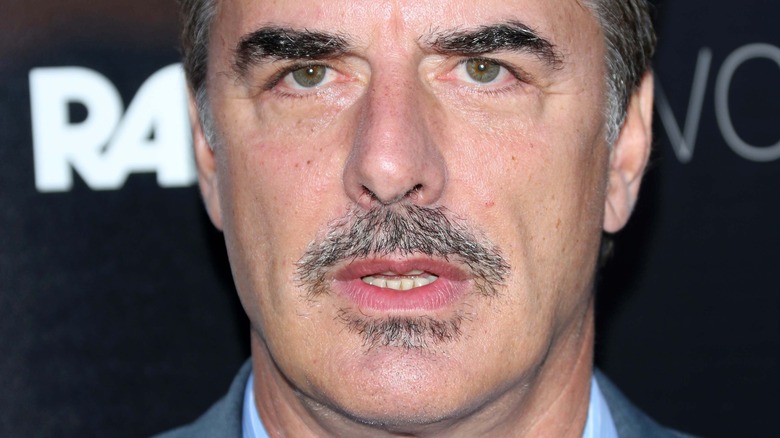 La star de la loi et de l’ordre vient de faire des allégations troublantes contre Chris Noth