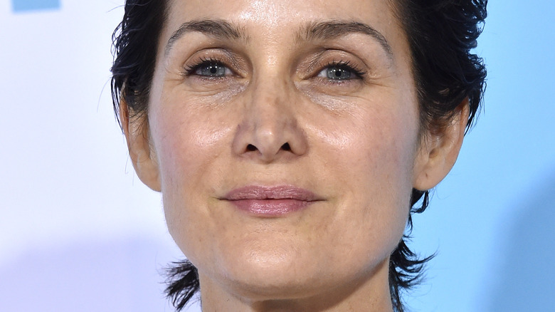 La vraie raison pour laquelle Carrie-Anne Moss s’est éloignée des projecteurs