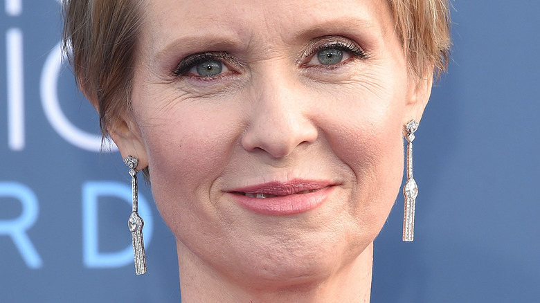 Le costumier de Sex And The City confirme ce que nous soupçonnions du comportement de Cynthia Nixon sur le plateau