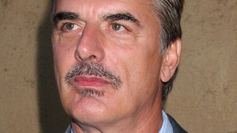 Les nouveaux commentaires de Chris Noth sur les allégations contre lui suscitent des critiques