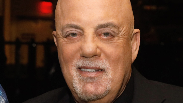 Pourquoi Billy Joel est-il dans l’eau chaude par rapport à Taylor Swift ?