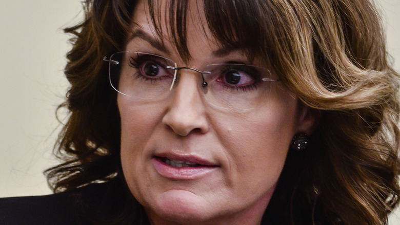 Sarah Palin fait tourner les têtes avec ses derniers commentaires sur COVID-19