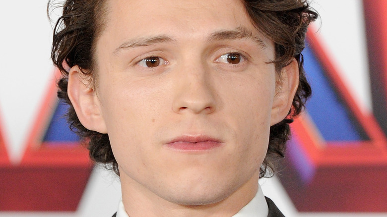 Tom Holland et Zendaya ont été prévenus de leur relation.  Voici pourquoi