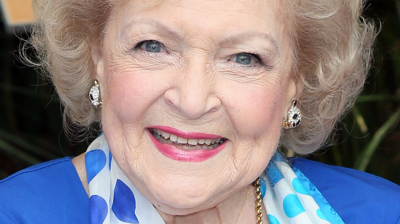 Voici comment Betty White reste si heureuse