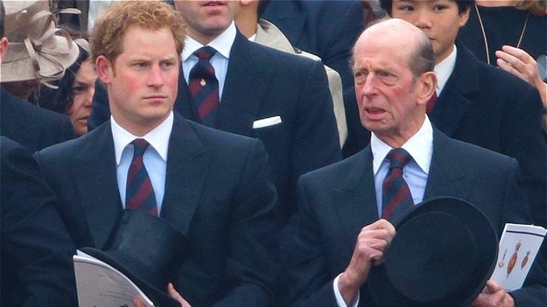 Le prince Harry et le prince Edward, duc de Kent, lors d'un événement