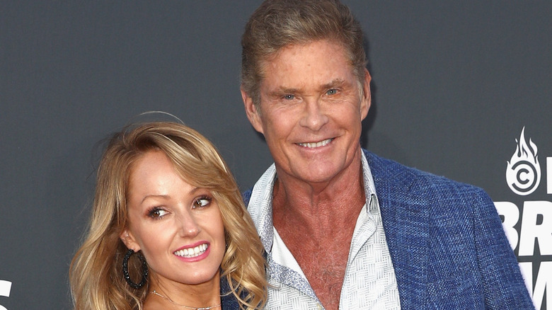 David Hasselhoff et Hayley Roberts posant