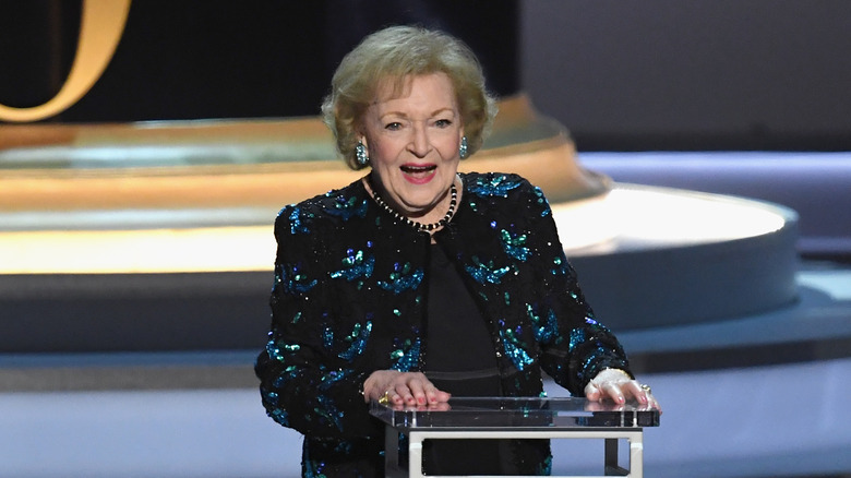 Betty White parle aux Emmys 