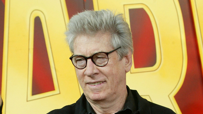 Paul Gleason posant sur le tapis rouge